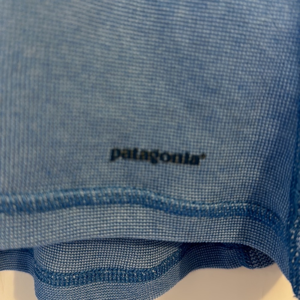 Patagonia long sleeve 3/4 zip - Picture 4 of 6